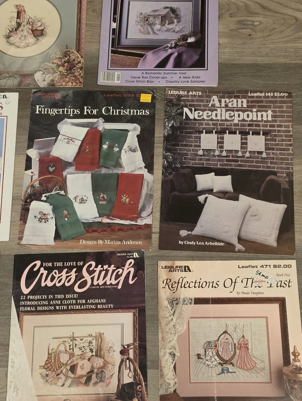 Vtg Leisure Arts Cross Stitch Pattern Leaflets Lot Christmas Dogs Animals Needle